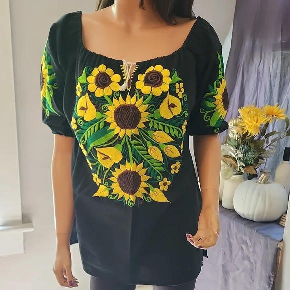 Women's off Shoulder Mexican Embroidered Black Blouse Top Size Large - Picture 2 of 6